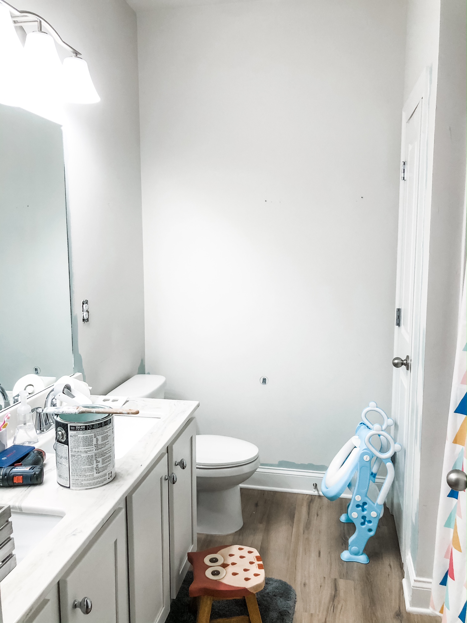 Simple Kid's Farmhouse Bathroom Design - The Mommy Project Guru